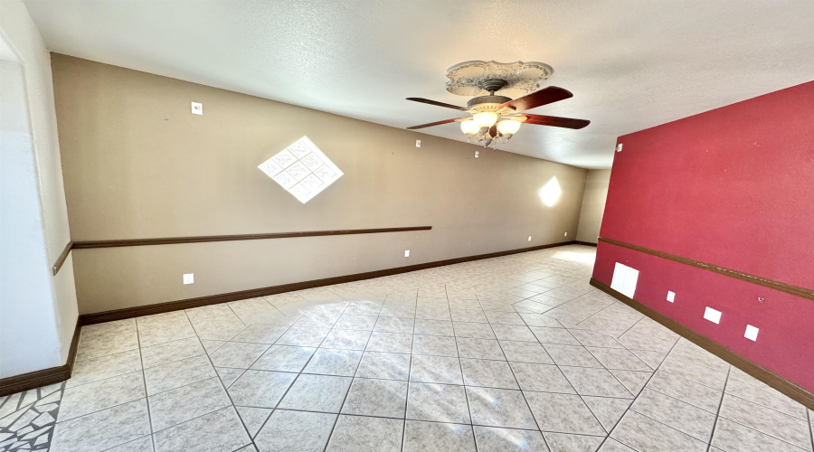 210 Leon Ave, LAREDO, Texas 78046, 3 Bedrooms Bedrooms, 5 Rooms Rooms,2 BathroomsBathrooms,Residential,For Rent,210 Leon Ave,20261340