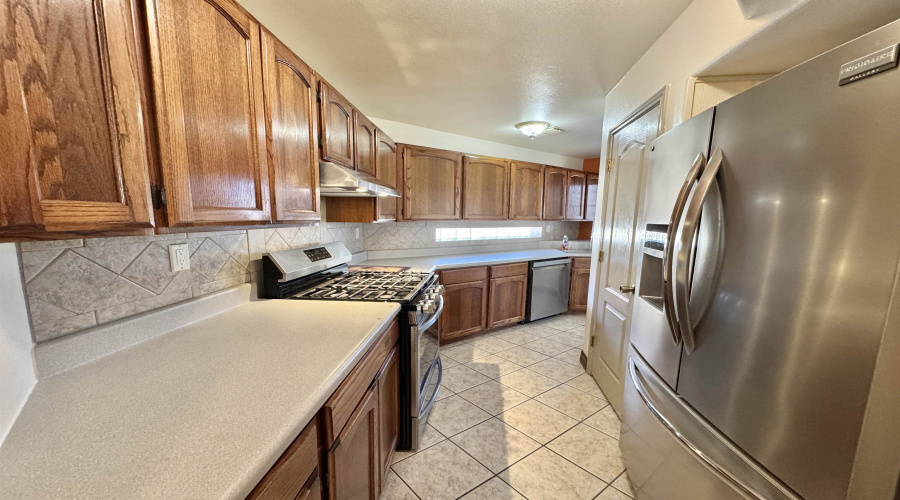 210 Leon Ave, LAREDO, Texas 78046, 3 Bedrooms Bedrooms, 5 Rooms Rooms,2 BathroomsBathrooms,Residential,For Rent,210 Leon Ave,20261340