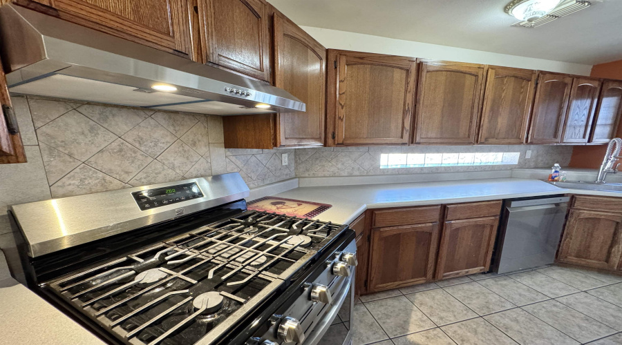 210 Leon Ave, LAREDO, Texas 78046, 3 Bedrooms Bedrooms, 5 Rooms Rooms,2 BathroomsBathrooms,Residential,For Rent,210 Leon Ave,20261340