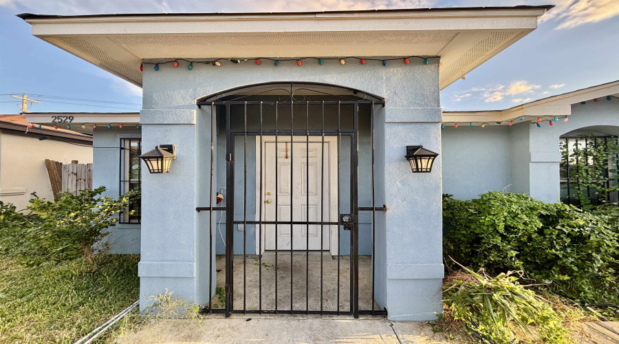 2529 Sabana Ln, Laredo, Texas 78046, 4 Bedrooms Bedrooms, 5 Rooms Rooms,2 BathroomsBathrooms,Residential,For Sale,2529 Sabana Ln,20261341