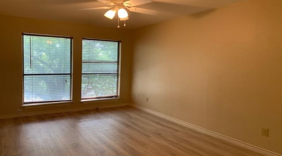 110 Martingale Ln, LAREDO, Texas 78041, 3 Bedrooms Bedrooms, 7 Rooms Rooms,3 BathroomsBathrooms,Residential,For Rent,110 Martingale Ln,20261342