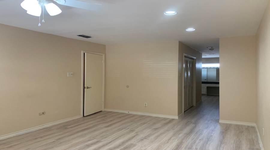 110 Martingale Ln, LAREDO, Texas 78041, 3 Bedrooms Bedrooms, 7 Rooms Rooms,3 BathroomsBathrooms,Residential,For Rent,110 Martingale Ln,20261342