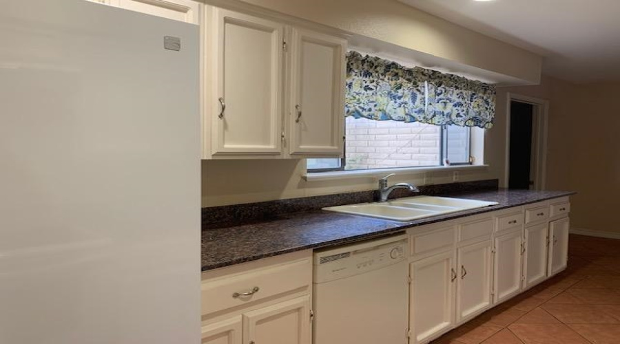 110 Martingale Ln, LAREDO, Texas 78041, 3 Bedrooms Bedrooms, 7 Rooms Rooms,3 BathroomsBathrooms,Residential,For Rent,110 Martingale Ln,20261342