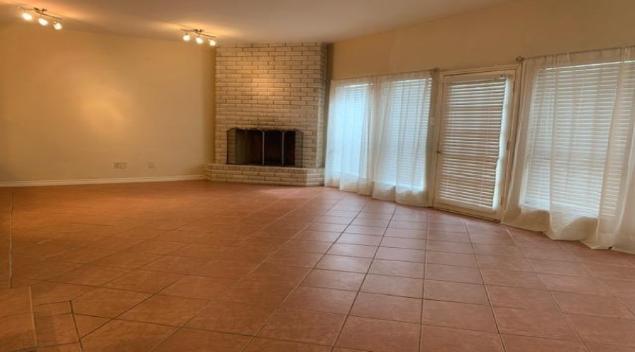 110 Martingale Ln, LAREDO, Texas 78041, 3 Bedrooms Bedrooms, 7 Rooms Rooms,3 BathroomsBathrooms,Residential,For Rent,110 Martingale Ln,20261342