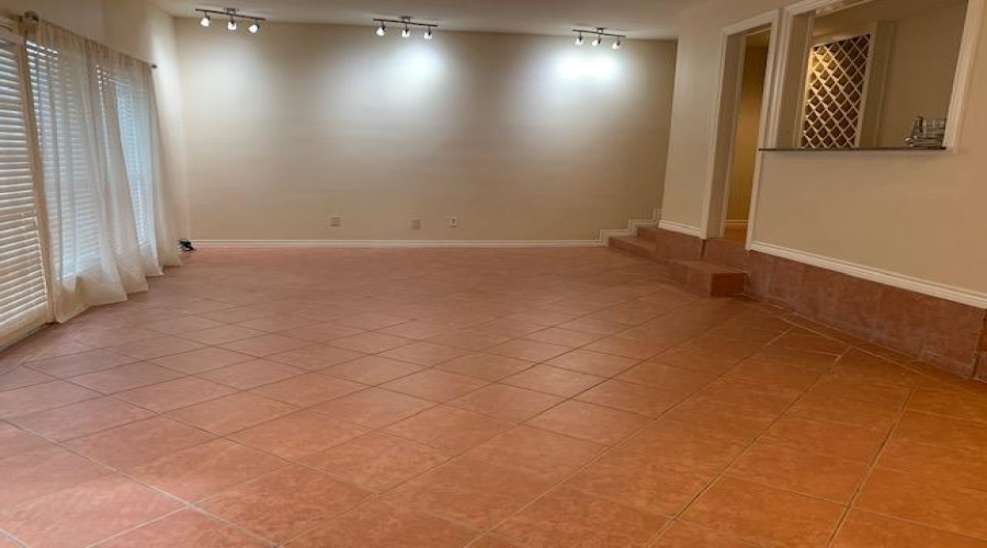 110 Martingale Ln, LAREDO, Texas 78041, 3 Bedrooms Bedrooms, 7 Rooms Rooms,3 BathroomsBathrooms,Residential,For Rent,110 Martingale Ln,20261342