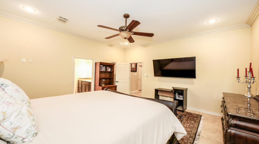 8502 Mahogany Ct, Laredo, Texas 78045-2091, 5 Bedrooms Bedrooms, 11 Rooms Rooms,5 BathroomsBathrooms,Residential,For Sale,8502 Mahogany Ct,20261343