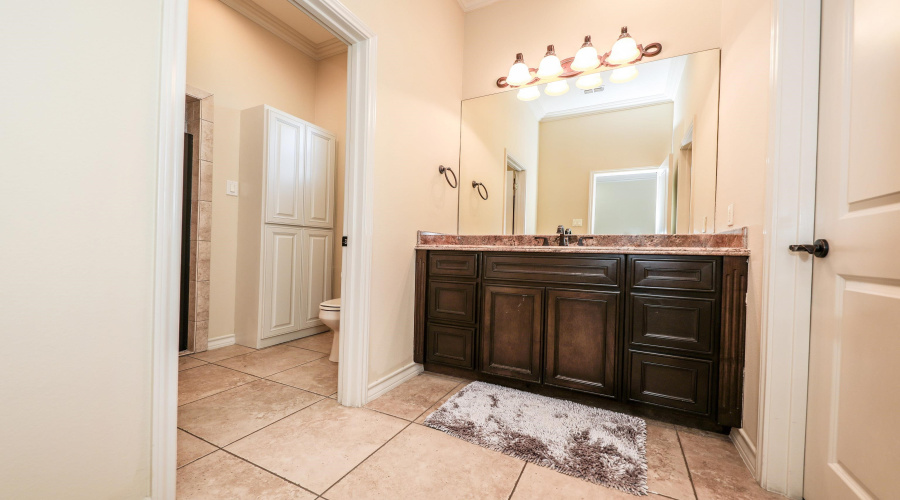 8502 Mahogany Ct, Laredo, Texas 78045-2091, 5 Bedrooms Bedrooms, 11 Rooms Rooms,5 BathroomsBathrooms,Residential,For Sale,8502 Mahogany Ct,20261343