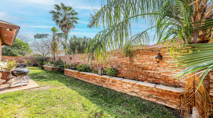 8502 Mahogany Ct, Laredo, Texas 78045-2091, 5 Bedrooms Bedrooms, 11 Rooms Rooms,5 BathroomsBathrooms,Residential,For Sale,8502 Mahogany Ct,20261343