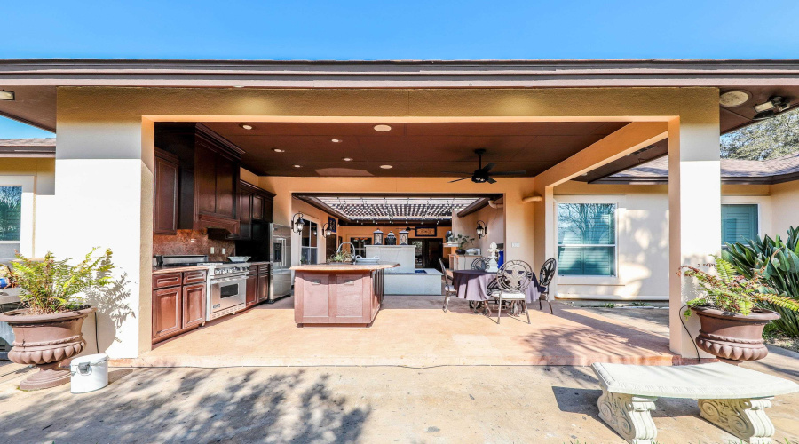 8502 Mahogany Ct, Laredo, Texas 78045-2091, 5 Bedrooms Bedrooms, 11 Rooms Rooms,5 BathroomsBathrooms,Residential,For Sale,8502 Mahogany Ct,20261343