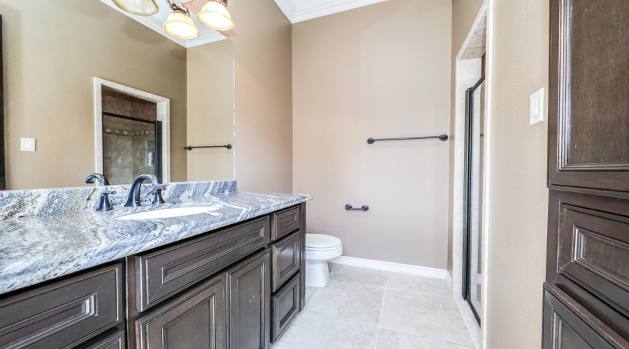 8502 Mahogany Ct, Laredo, Texas 78045-2091, 5 Bedrooms Bedrooms, 11 Rooms Rooms,5 BathroomsBathrooms,Residential,For Sale,8502 Mahogany Ct,20261343