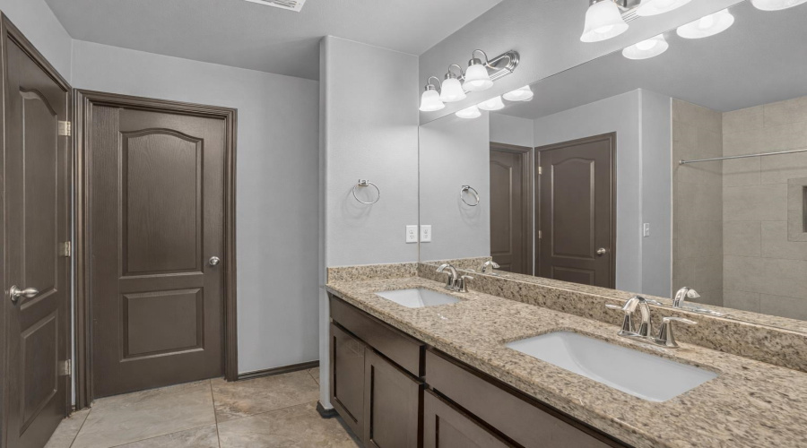 5528 Somerville St, Laredo, Texas 78046, 5 Bedrooms Bedrooms, 8 Rooms Rooms,3 BathroomsBathrooms,Residential,For Sale,5528 Somerville St,20261351