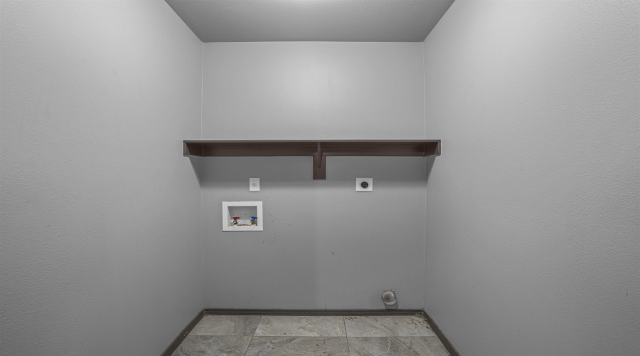 5528 Somerville St, Laredo, Texas 78046, 5 Bedrooms Bedrooms, 8 Rooms Rooms,3 BathroomsBathrooms,Residential,For Sale,5528 Somerville St,20261351