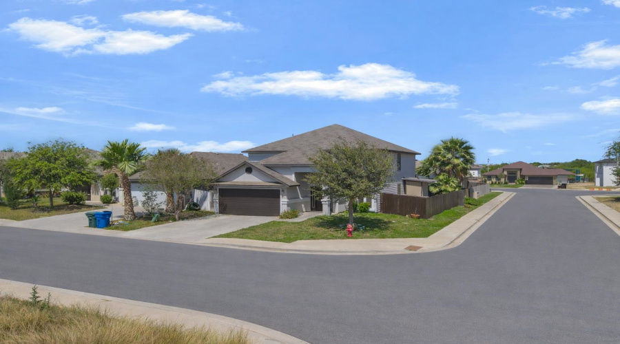 5528 Somerville St, Laredo, Texas 78046, 5 Bedrooms Bedrooms, 8 Rooms Rooms,3 BathroomsBathrooms,Residential,For Rent,5528 Somerville St,20261352