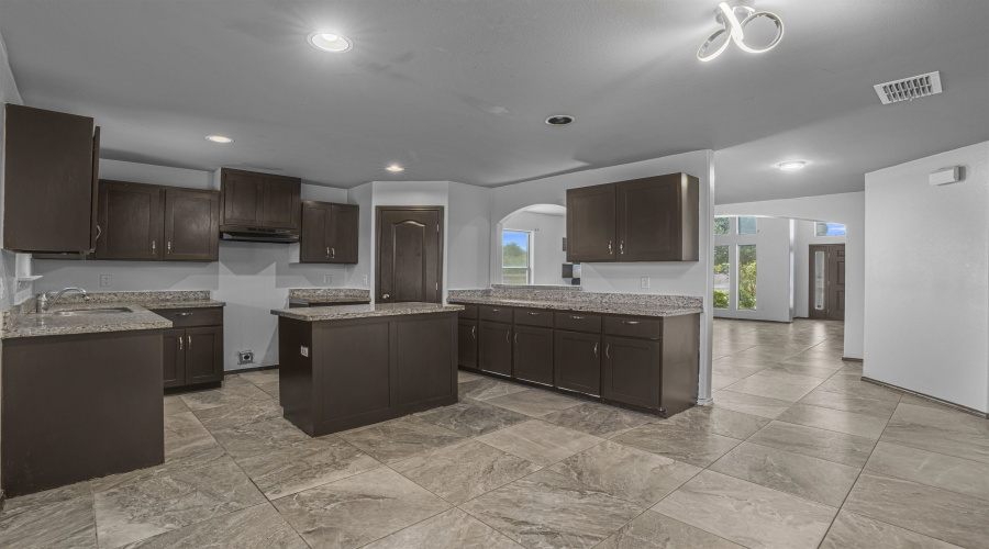 5528 Somerville St, Laredo, Texas 78046, 5 Bedrooms Bedrooms, 8 Rooms Rooms,3 BathroomsBathrooms,Residential,For Rent,5528 Somerville St,20261352