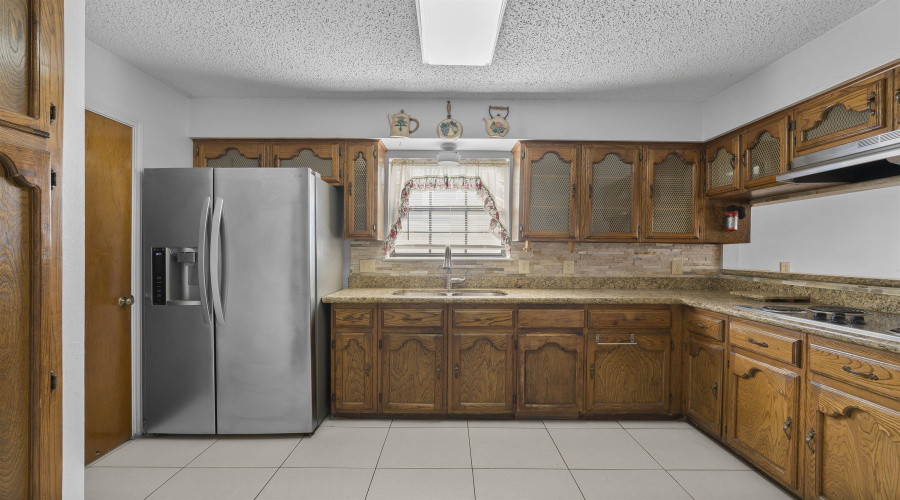 1004 Eden Ln, Laredo, Texas 78045, 4 Bedrooms Bedrooms, 9 Rooms Rooms,2 BathroomsBathrooms,Residential,For Sale,1004 Eden Ln,20261354