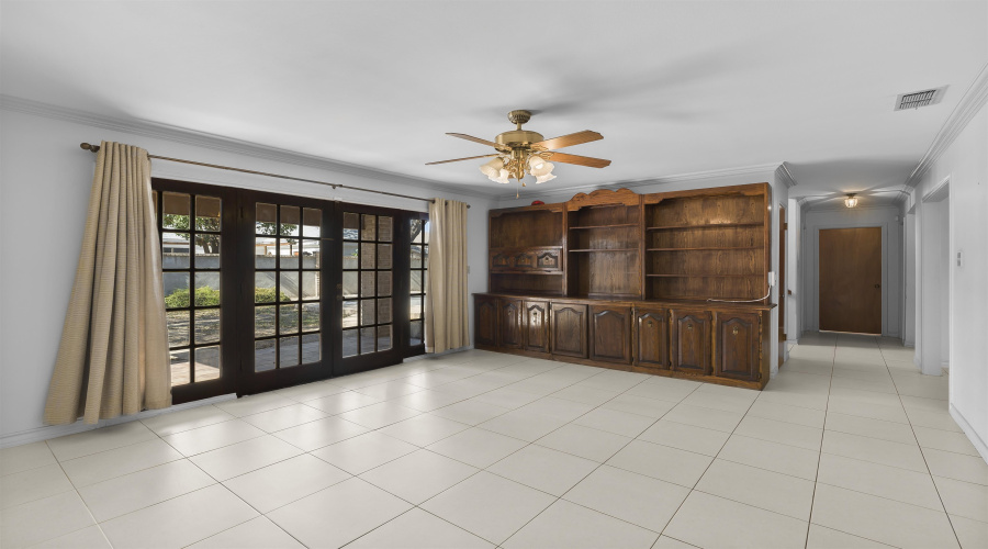 1004 Eden Ln, Laredo, Texas 78045, 4 Bedrooms Bedrooms, 9 Rooms Rooms,2 BathroomsBathrooms,Residential,For Sale,1004 Eden Ln,20261354