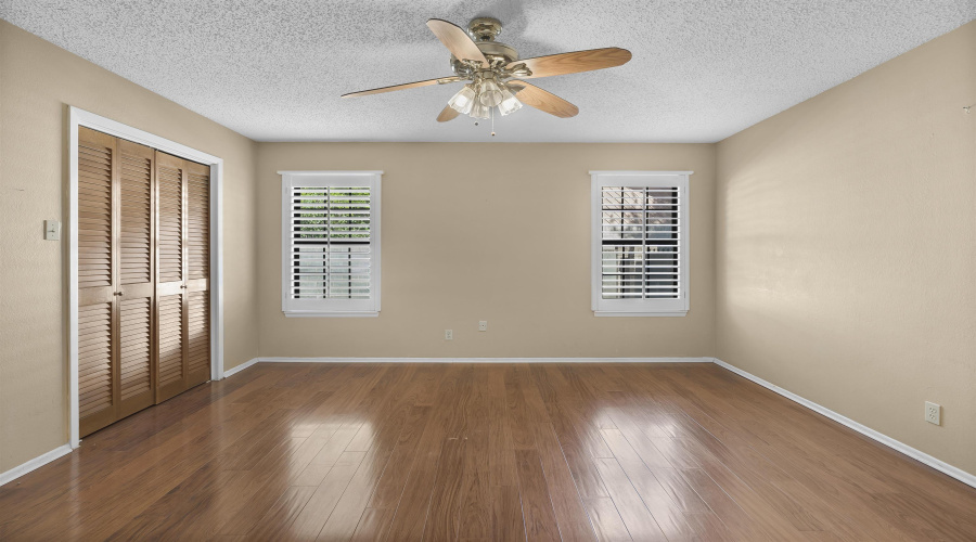 1004 Eden Ln, Laredo, Texas 78045, 4 Bedrooms Bedrooms, 9 Rooms Rooms,2 BathroomsBathrooms,Residential,For Sale,1004 Eden Ln,20261354