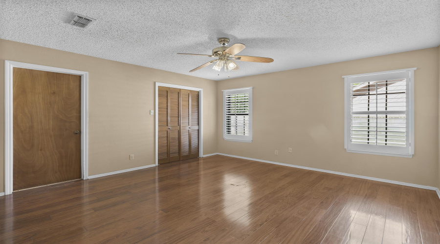 1004 Eden Ln, Laredo, Texas 78045, 4 Bedrooms Bedrooms, 9 Rooms Rooms,2 BathroomsBathrooms,Residential,For Sale,1004 Eden Ln,20261354