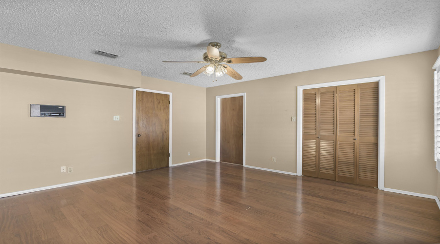 1004 Eden Ln, Laredo, Texas 78045, 4 Bedrooms Bedrooms, 9 Rooms Rooms,2 BathroomsBathrooms,Residential,For Sale,1004 Eden Ln,20261354