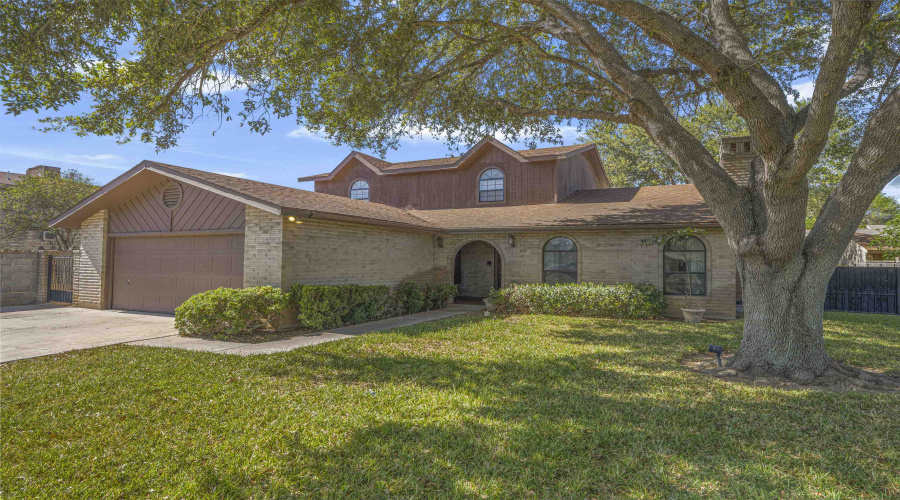 1004 Eden Ln, Laredo, Texas 78045, 4 Bedrooms Bedrooms, 9 Rooms Rooms,2 BathroomsBathrooms,Residential,For Sale,1004 Eden Ln,20261354