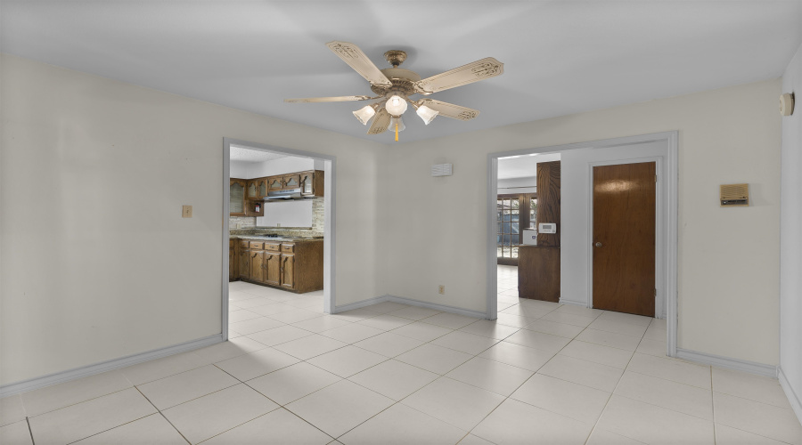 1004 Eden Ln, Laredo, Texas 78045, 4 Bedrooms Bedrooms, 9 Rooms Rooms,2 BathroomsBathrooms,Residential,For Sale,1004 Eden Ln,20261354