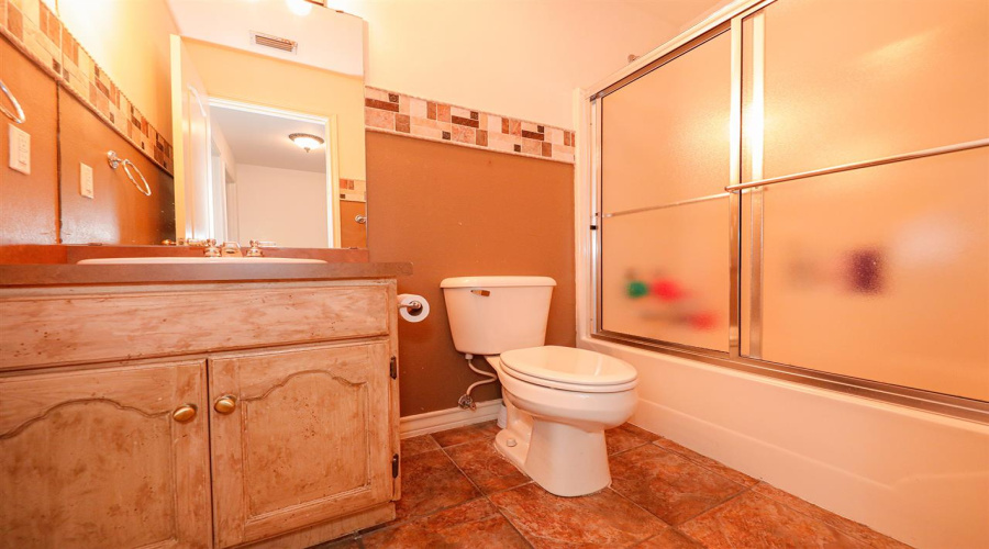 510 Shiloh Dr, Laredo, Texas 78045, 3 Bedrooms Bedrooms, 6 Rooms Rooms,2 BathroomsBathrooms,Residential,For Rent,510 Shiloh Dr,20261355