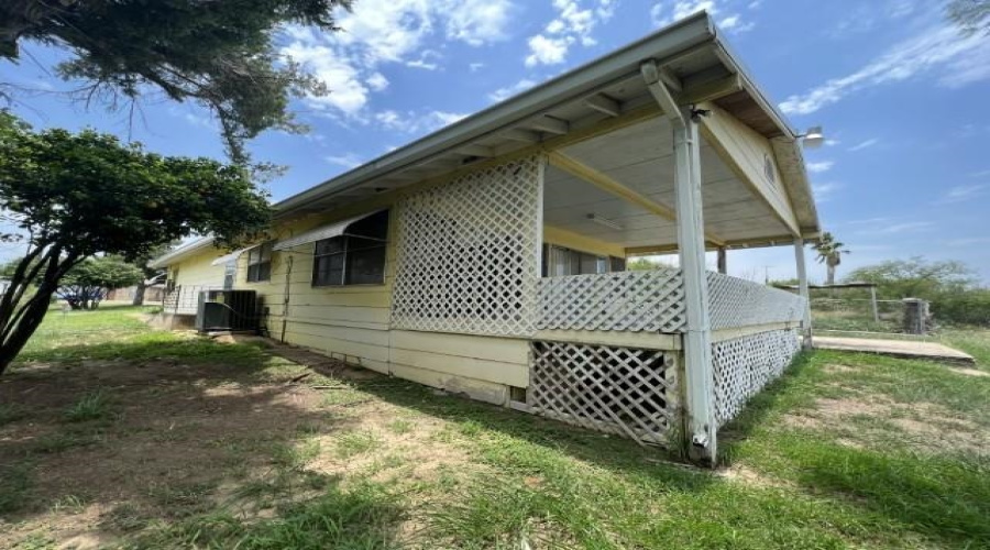 5117 Siesta Ln, Zapata, Texas 78076, 3 Bedrooms Bedrooms, 6 Rooms Rooms,2 BathroomsBathrooms,Residential,For Sale,5117 Siesta Ln,20250277