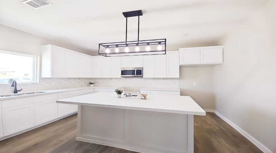 128 Faith Dr., LAREDO, Texas 78043, 3 Bedrooms Bedrooms, 5 Rooms Rooms,2 BathroomsBathrooms,Residential,For Sale,128 Faith Dr.,20255417