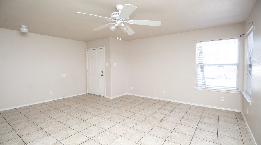 3115 Guerrero St, Laredo, Texas 78043, 2 Bedrooms Bedrooms, 3 Rooms Rooms,2 BathroomsBathrooms,Residential,For Rent,3115 Guerrero St,20261358