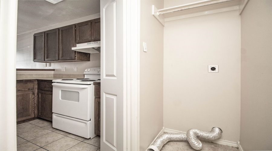 3115 Guerrero St, Laredo, Texas 78043, 2 Bedrooms Bedrooms, 3 Rooms Rooms,2 BathroomsBathrooms,Residential,For Rent,3115 Guerrero St,20261358