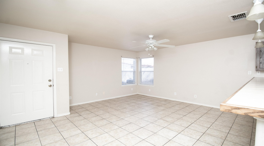 3115 Guerrero St, Laredo, Texas 78043, 2 Bedrooms Bedrooms, 3 Rooms Rooms,2 BathroomsBathrooms,Residential,For Rent,3115 Guerrero St,20261358