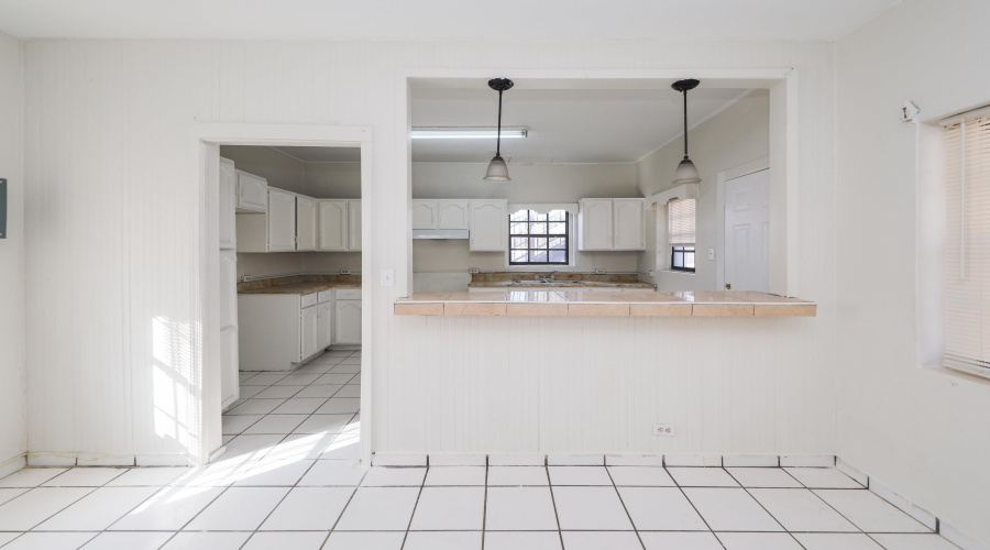 311 Matamoros St, Laredo, Texas 78040, 1 Bedroom Bedrooms, 4 Rooms Rooms,1 BathroomBathrooms,Residential,For Rent,311 Matamoros St,20261361