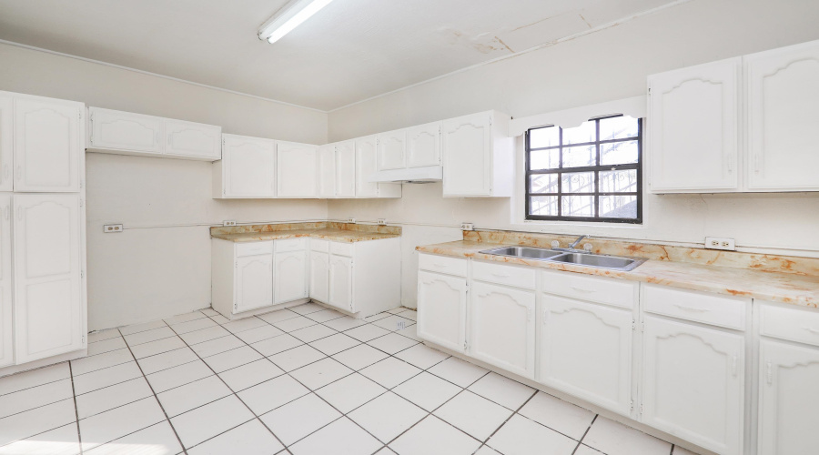 311 Matamoros St, Laredo, Texas 78040, 1 Bedroom Bedrooms, 4 Rooms Rooms,1 BathroomBathrooms,Residential,For Rent,311 Matamoros St,20261361