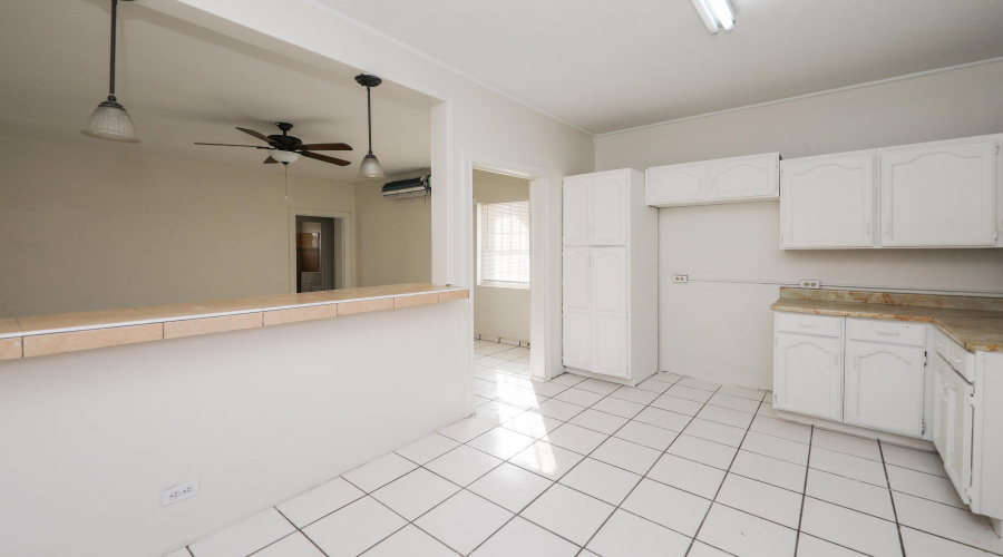 311 Matamoros St, Laredo, Texas 78040, 1 Bedroom Bedrooms, 4 Rooms Rooms,1 BathroomBathrooms,Residential,For Rent,311 Matamoros St,20261361