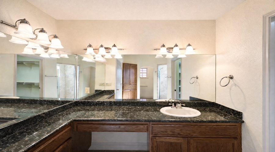 10816 Grenville Rd, LAREDO, Texas 78045, 4 Bedrooms Bedrooms, 8 Rooms Rooms,4 BathroomsBathrooms,Residential,For Sale,10816 Grenville Rd,20261363