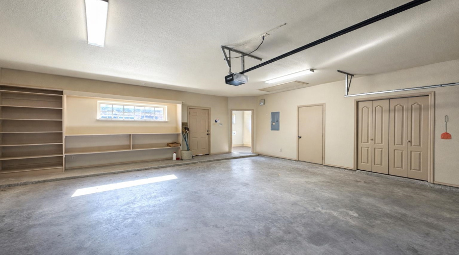 10816 Grenville Rd, LAREDO, Texas 78045, 4 Bedrooms Bedrooms, 8 Rooms Rooms,4 BathroomsBathrooms,Residential,For Sale,10816 Grenville Rd,20261363