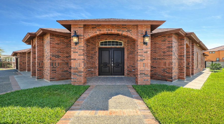 10816 Grenville Rd, LAREDO, Texas 78045, 4 Bedrooms Bedrooms, 8 Rooms Rooms,4 BathroomsBathrooms,Residential,For Sale,10816 Grenville Rd,20261363