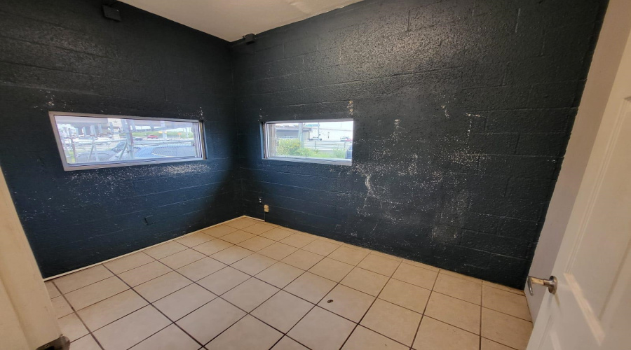 4910 E Saunders St, Laredo, Texas 78041, 1 Room Rooms,1 BathroomBathrooms,Commercial retail/office,For Rent,4910 E Saunders St,20261360