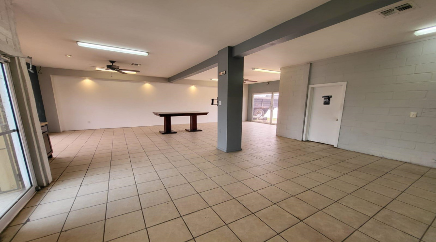 4910 E Saunders St, Laredo, Texas 78041, 1 Room Rooms,1 BathroomBathrooms,Commercial retail/office,For Rent,4910 E Saunders St,20261360