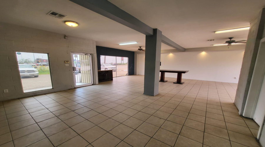 4910 E Saunders St, Laredo, Texas 78041, 1 Room Rooms,1 BathroomBathrooms,Commercial retail/office,For Rent,4910 E Saunders St,20261360