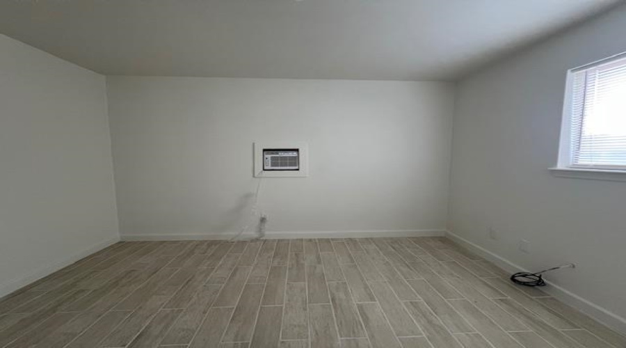 1303 E Eistetter St, LAREDO, Texas 78041, ,Multi-family,For Sale,1303 E Eistetter St,20261364