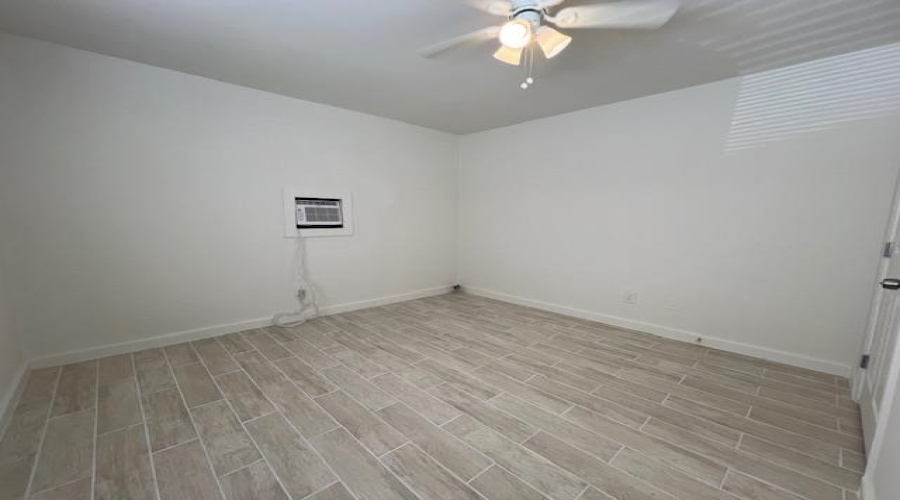 1303 E Eistetter St, LAREDO, Texas 78041, ,Multi-family,For Sale,1303 E Eistetter St,20261364