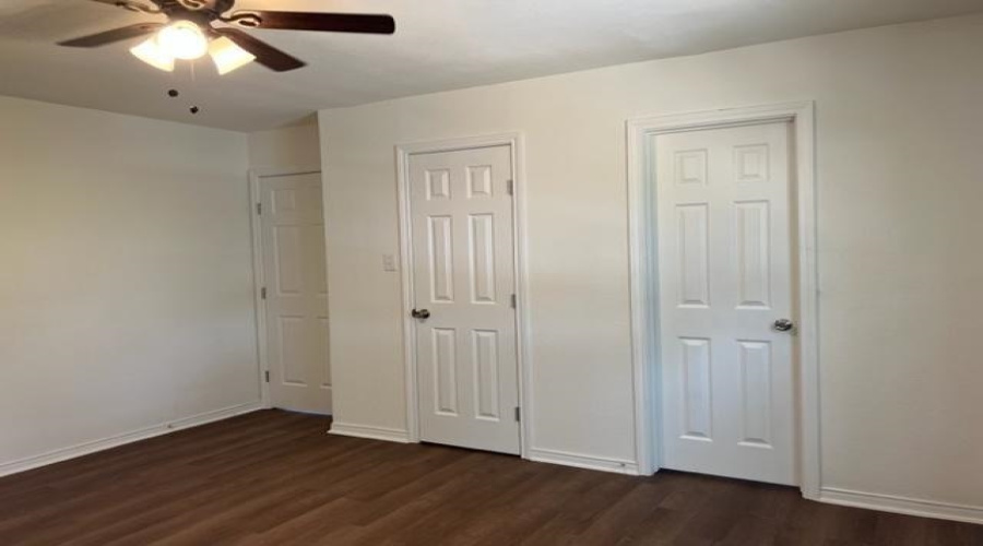 1303 E Eistetter St, LAREDO, Texas 78041, ,Multi-family,For Sale,1303 E Eistetter St,20261364
