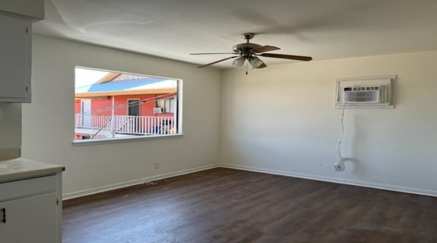 1303 E Eistetter St, LAREDO, Texas 78041, ,Multi-family,For Sale,1303 E Eistetter St,20261364