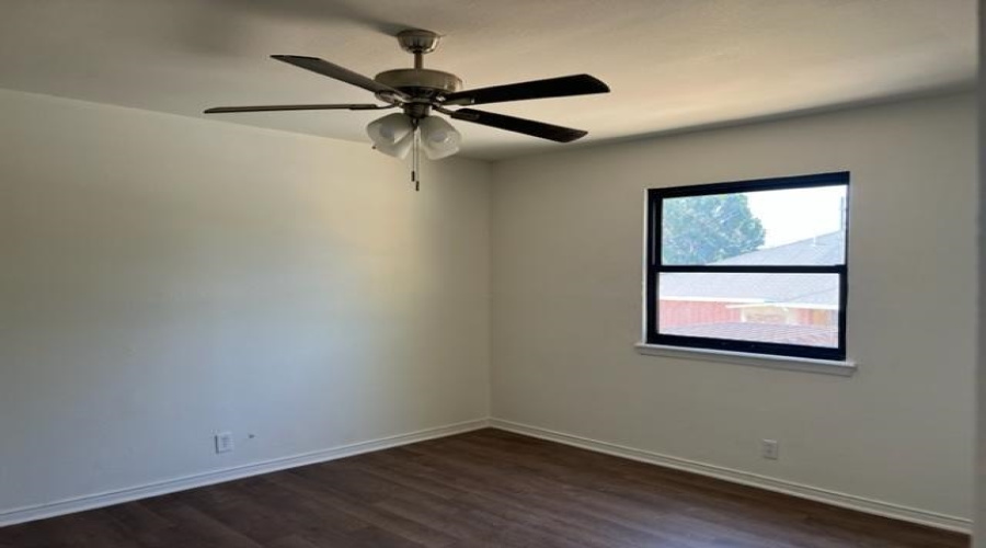 1303 E Eistetter St, LAREDO, Texas 78041, ,Multi-family,For Sale,1303 E Eistetter St,20261364