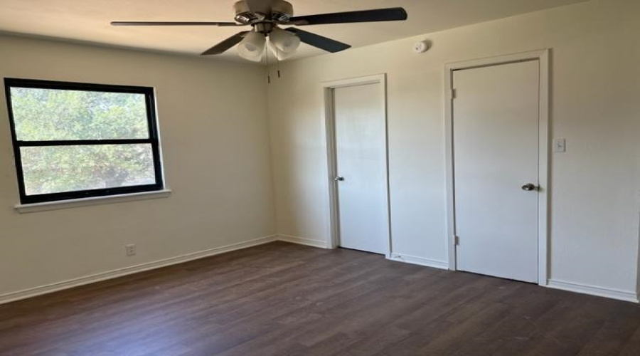 1303 E Eistetter St, LAREDO, Texas 78041, ,Multi-family,For Sale,1303 E Eistetter St,20261364