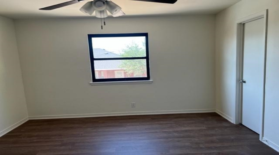 1303 E Eistetter St, LAREDO, Texas 78041, ,Multi-family,For Sale,1303 E Eistetter St,20261364