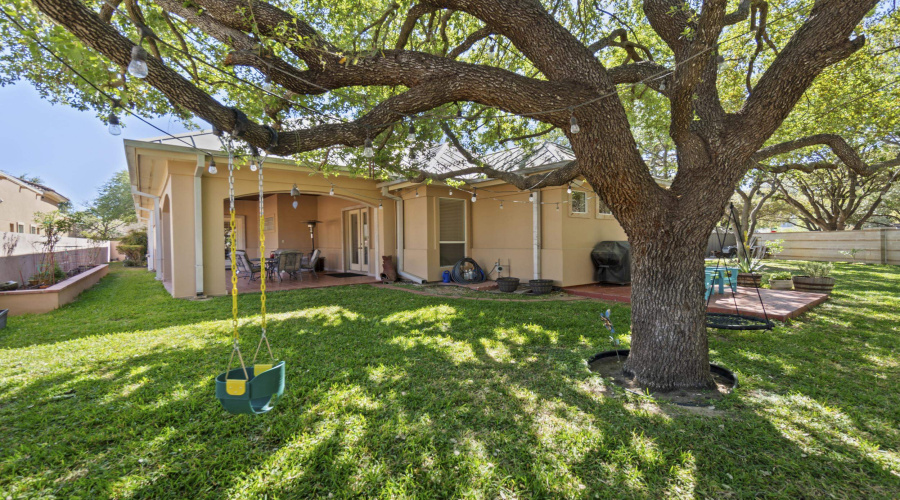 3104 FieldCrest Cir, Laredo, Texas 78045-8134, 4 Bedrooms Bedrooms, 9 Rooms Rooms,3 BathroomsBathrooms,Residential,For Sale,3104 FieldCrest Cir,20261367