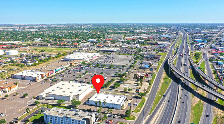 7901 San Dario Ave, Laredo, Texas 78041, 1 Room Rooms,4 BathroomsBathrooms,Commercial retail/office,For Sale,7901 San Dario Ave,20261372