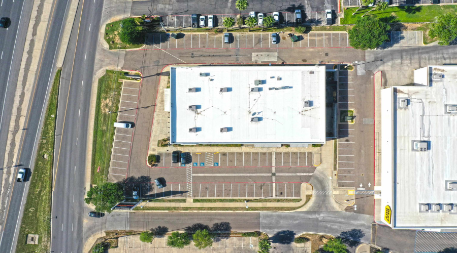 7901 San Dario Ave, Laredo, Texas 78041, 1 Room Rooms,4 BathroomsBathrooms,Commercial retail/office,For Sale,7901 San Dario Ave,20261372